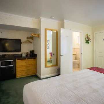 Travelers Inn Hotels near BART - Balboa Park Station