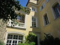 Entre Vignes et Dentelles Hotels near Les Mardis I Love Tr'Ail