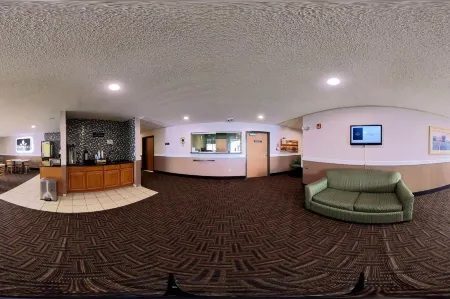 Coratel Inn & Suites by Jasper New Richmond Отели в г. Болдуин