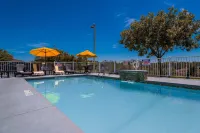 Studio Z, Ascend Hotel Collection Hotels in Saint Robert