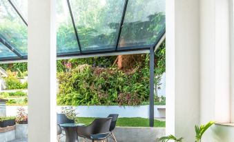 Bungalow on 53