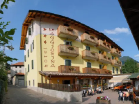Albergo Maggiorina Hotel a Ledro