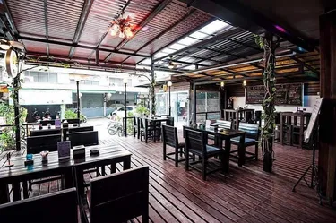 รูปภาพของเบสิค ไลน์ @ ลอยเคราะห์