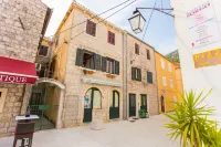 Apartments Villa Sol Hotels in Komarna