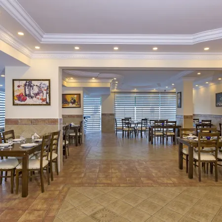 Forest Park Hotel