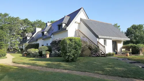 L'Arbre Voyageur Hotels in Erdeven