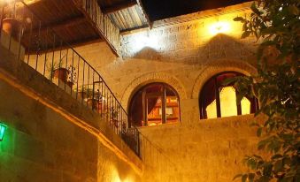 Dilek Tepesi Cave Hotel