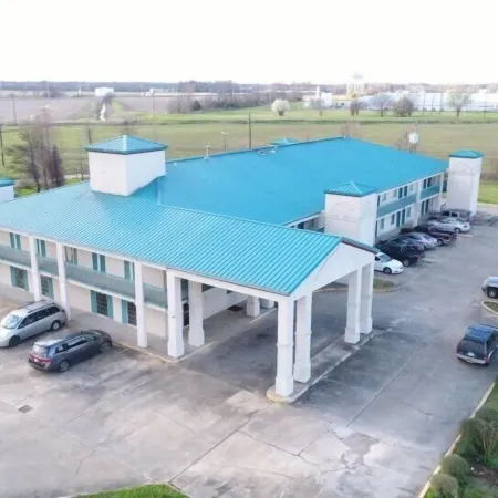 Deluxe Inn & Suites