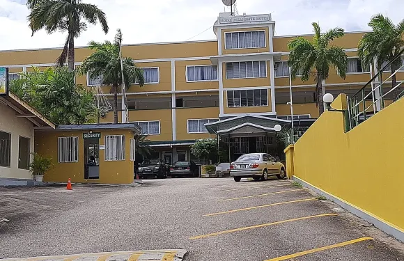 皇家棕櫚套房酒店