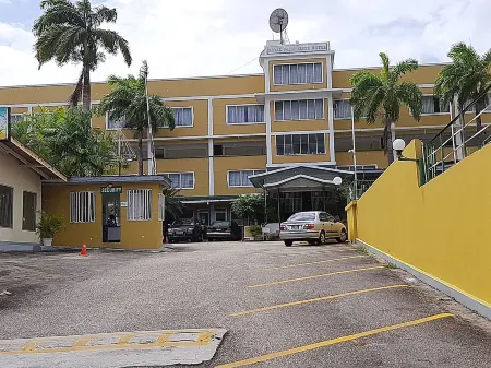 Royal Palm Suite Hotel Отели рядом с достопримечательностью «Dattatreya Temple and Hanuman Statue»