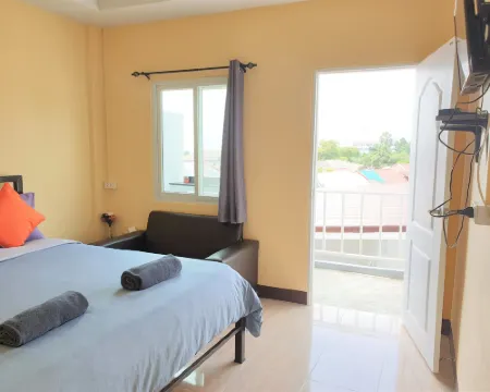 แอทเดอะบีช เกาะล้าน โรงแรมในเกาะล้าน