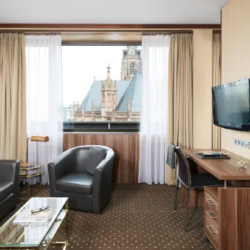 Living Hotel Düsseldorf Отели рядом с достопримечательностью «Рейнская телебашня (Рейнтурм)»