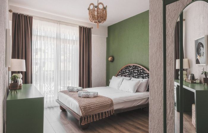 Pietra Social House