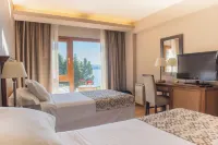 Cacique Inacayal Lake Hotel & Spa