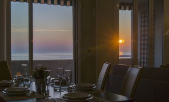 Joivy Fronte del Mar Seaview Apartment Casaregis