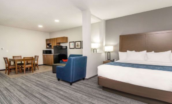 Comfort Suites DeSoto Dallas South
