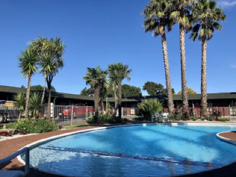 Teal Motor Lodge Hotels in 