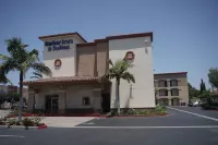 Harbor Inn & Suites