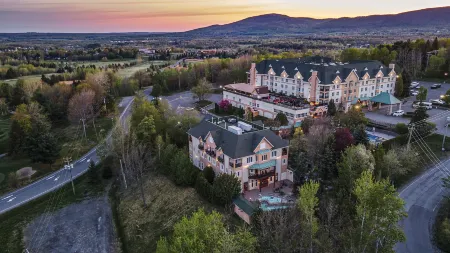 Hotel Chateau Bromont Отели рядом с достопримечательностью «Theatre Palace de Granby»