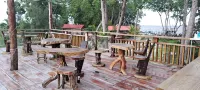 Seaside Chateau Resort Hotels in Burrell Boom