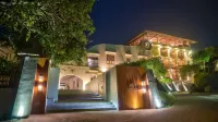 The Lady Hill Hotel Hotellit kohteessa Labuduwa