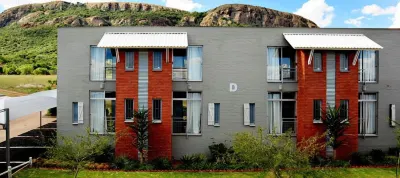 Villa Paradiso Hotels near Pumba Signs