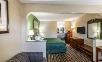 Quality Inn & Suites Macon North