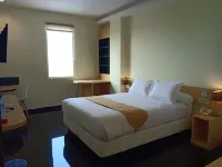 Front One Inn Kediri Hotels in Ngasem