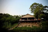 Zambezi Dusk River Facing-All Inclusive-Luxury Accommodation Hotels in Simonga