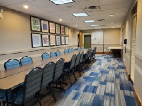 智選假日套房酒店曼凱託東 布盧厄斯縣酒店