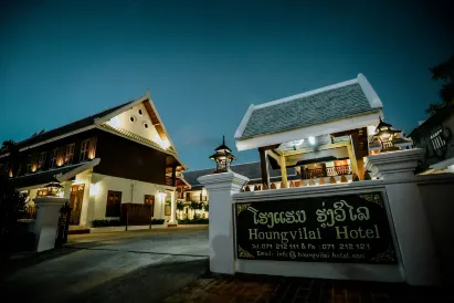 호웅빌라이 호텔