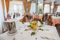 Hotel Mediterraneo - breakfast