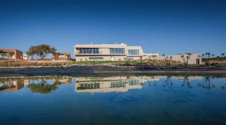 Vale d'Azenha Hotel Rural & Residences Отели в г. Села