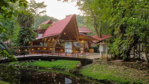 帕倫克金巴勒姆小屋假日公園 in 帕倫克
