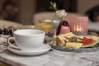 The Vault Hotel - breakfast