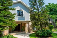 Clear Essence California Spa & Wellness Resort Hotels near Ikoyi