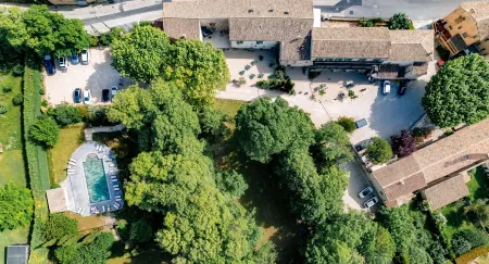 Domaine des Tilleuls Отели в г. Мериндоль-Лез-Оливье