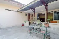 Omah Nggunung Cafe & Homestay