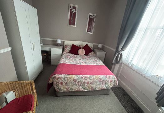 Spring Garden Guest House - Housity