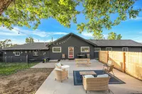 12 Min from Downtown Denver, Gateway to the Mountains!