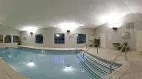 Holiday Inn Express & Suites MUSKOGEE by IHG - Swimmingpools