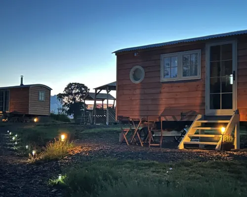 Cosy Owls Roost Hut with Private Hot Tub Hotels in Umberleigh