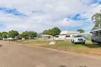 Benalla Tourist Park - parking