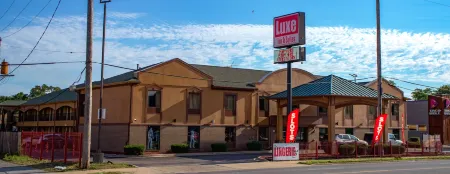 Luxe Inn and Suites