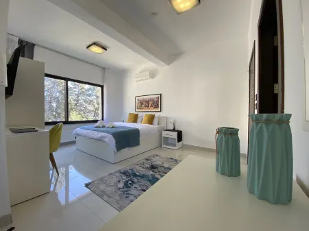 Lemon Tree Residence Отели рядом с достопримечательностью «Darat al-Funun»