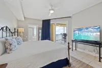 Beach Colony W7C - Covered Parking Included - balcony