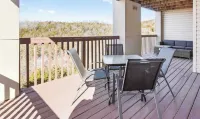 Scenic Lakeview Stay for 5!