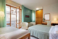 Hotel Parco dei Pini - 100mt Dal Mare - balcony