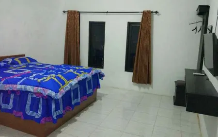 Sutra Hotel Отели рядом с достопримечательностью «Prabu Geusan Ulun Museum»