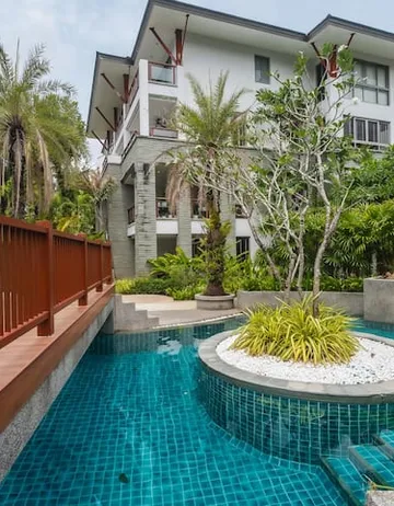 รูปภาพของElegant Beachfront 3BR Condo at Pearl of Naithon